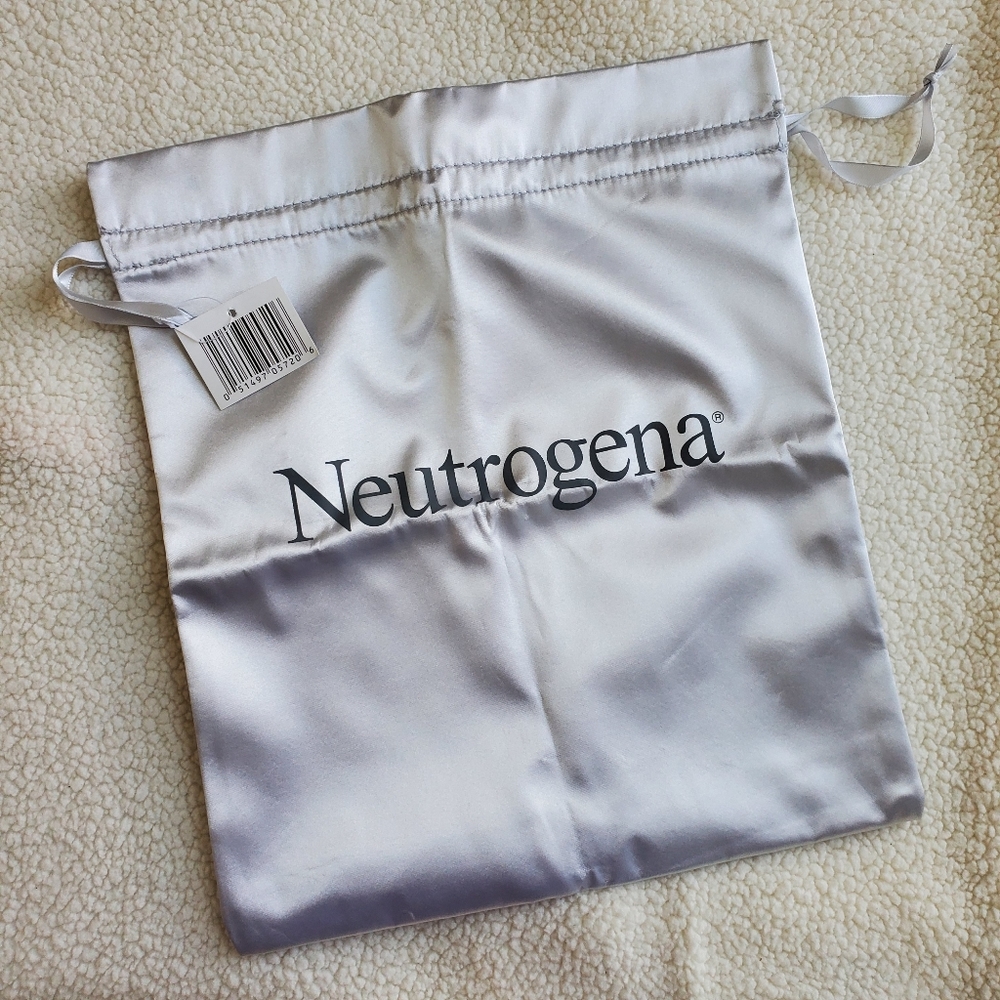 Neutrogena Silver Bag NWT